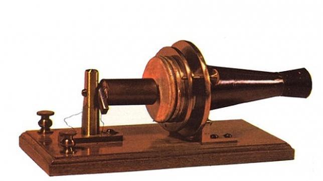 Primer teléfono inventado por Graham Bell