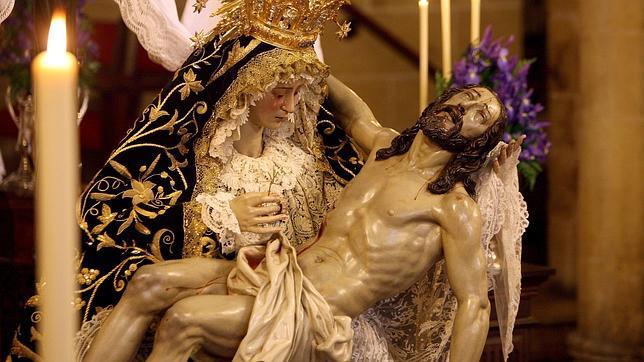 La Virgen de las Angustias, poco después de su restauración