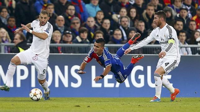 Benzema y Ramos, frente a González