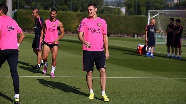 Vermaelen estará entre cuatro y cinco meses de baja