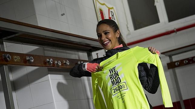 Cristina Pedroche desvela la camiseta de la San Silvestre Vallecana 2014