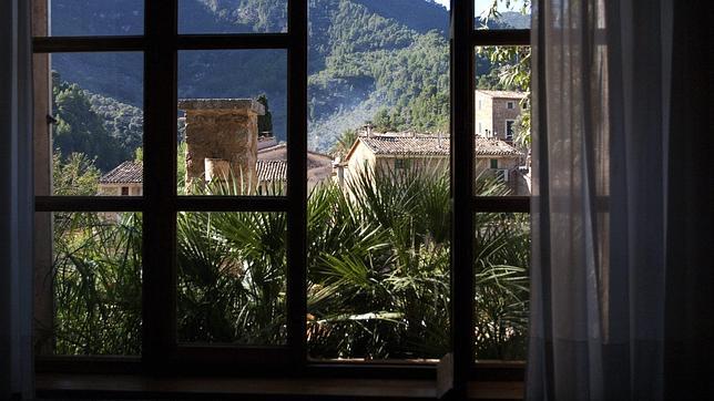 Vista de Deià desde la habitación de un hotel