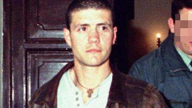 Fotografía de archivo tomada el 17/03/1999 en Guadalajara, de Fernando Alberto Rivero Vélez, que cumple una condena de 25 años por el doble crimen ocurrido el 2 de julio de 1998 en el hotel Reyes Católicos