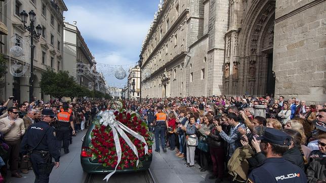 IU cree que Canal Sur «rindió pleitesía» a la Duquesa del Alba por cubrir su muerte