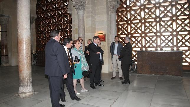 El Cabildo plantea abrir en dos hojas la celosía como segunda puerta de la Catedral