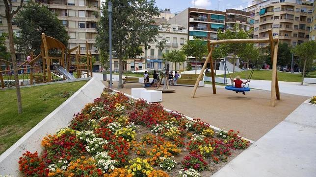 La Plaza Séneca acoge «El Poblado de Papá Noel», la actividad navideña de este año en Alicante