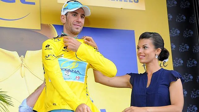 Nibali, con el maillot amarillo del Tour de Francia