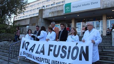 Exigen a la Junta que dé marcha atrás en la fusión hospitalaria