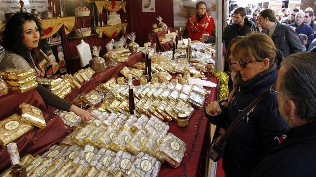 La Feria de Navidad de Jijona abre sus puertas con 77 expositores y espera la llegada de 50.000 visitantes