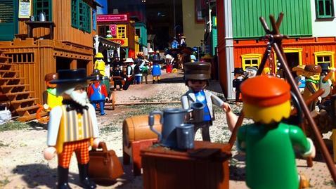 El Mercado del Juguete de Madrid rinde homenaje a los «gamusinos» con un diorama de Playmobil