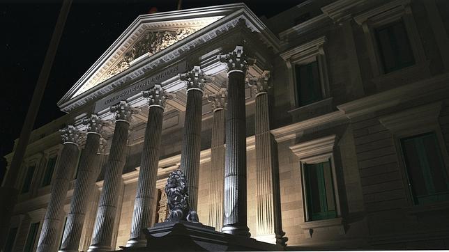 La Puerta de los Leones estrena una iluminación de bajo consumo