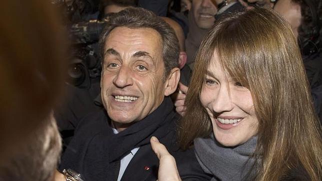 Sarkozy y Carla Bruni recuperan el protagonismo mediático