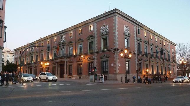 El palacio de Consejos, en la calle Mayor albergó el sorteo en 1847