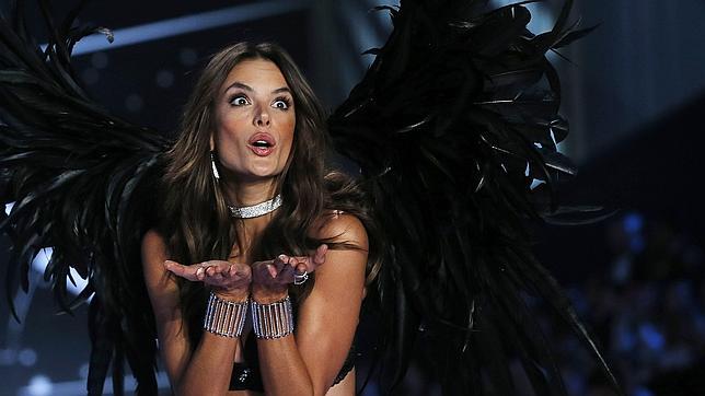 Los secretos para tener la piel como los «ángeles» de Victoria's Secret