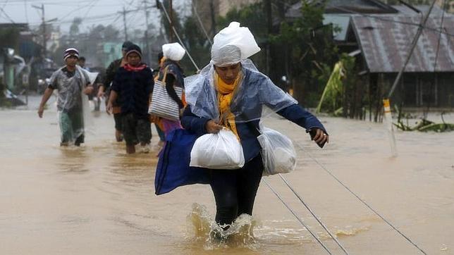 El tifón Hagupit se cobra tres vidas en Filipinas y ya son 890.000 los evacuados