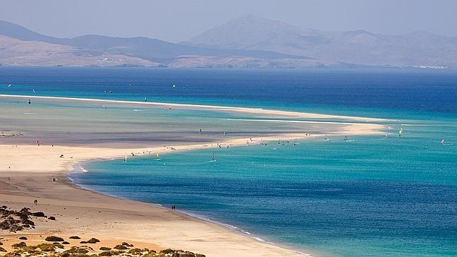 La playa donde Moisés separa las aguas en «Exodus», un paraíso canario del windsurf