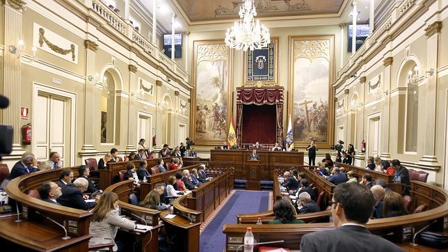 El Consultivo ve inconstitucional la reforma del estatuto canario