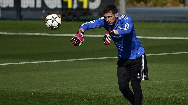 Íker Casillas, en un entrenamiento con el Real Madrid