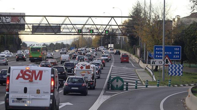 Trece muertos en doce accidentes de tráfico en el puente de la Constitución