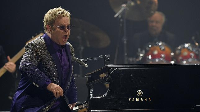 La ridícula caída de Elton John