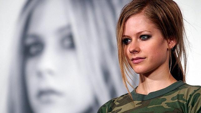 Avril Lavigne confiesa su enfermedad: «rezad por mí»