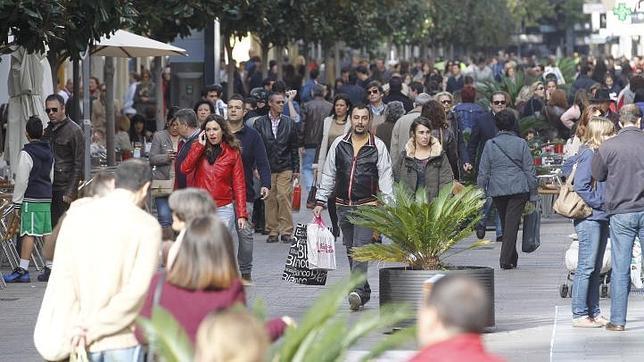 Los hogares españoles tirarán de la economía ya en 2015