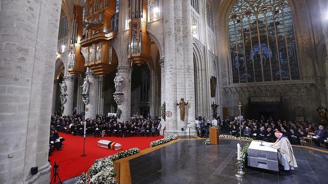 Salve rociera con voces cordobesas para el funeral de la reina Fabiola de Bélgica