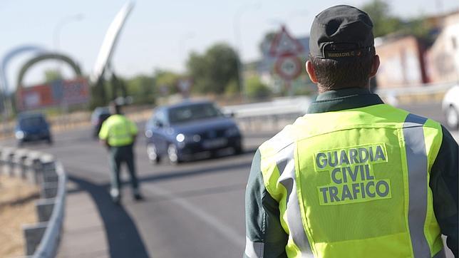 Detenido por conducir sin carné, ebrio y darse a la fuga arrollando a diez vehículos