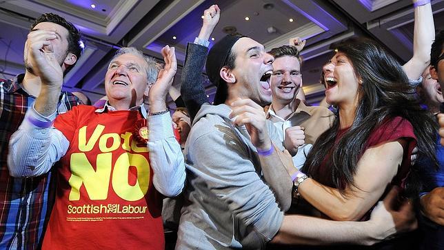 Partidiarios del «no» celebran el triunfo en el referéndum