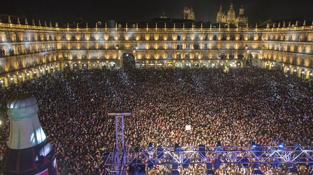 Más de 40.000 jóvenes celebran la Nochevieja Universitaria en Salamanca