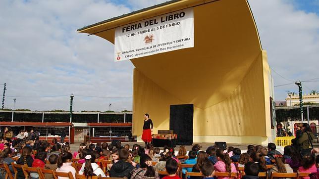 Las animaciones infantiles centran el inicio de la Feria del Libro