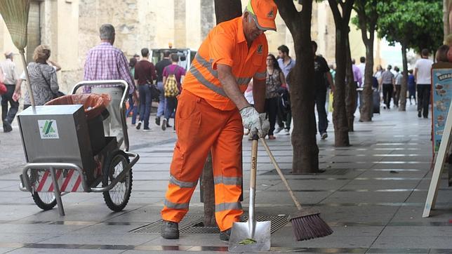 El PP elimina en solitario la bolsa de trabajo de Sadeco