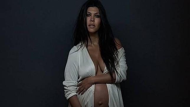 Kourtney Kardashian da a luz a su tercer hijo