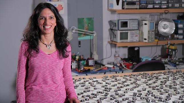 Radhika Nagpal, con sus «Kilobots»