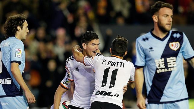 El Valencia elimina al Rayo en un partido de locura