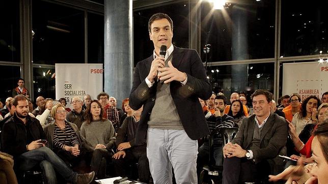 Baño y masaje a Pedro Sánchez en La Coruña