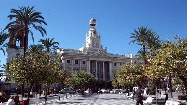 Cádiz, la ciudad más antigua de Occidente, y otras capitales de provincia milenarias