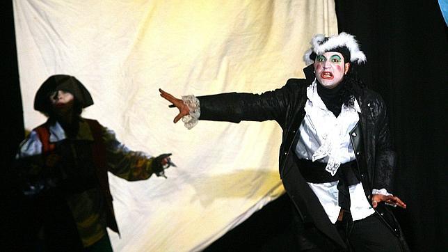 Representación de una obra teatral infantil en el Teatro Avanti