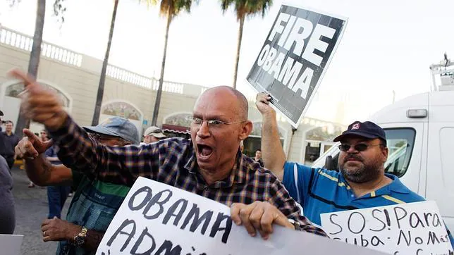 Opositores anticastristas protestan en Miami contra la decisión aperturista de Obama hacia Cuba