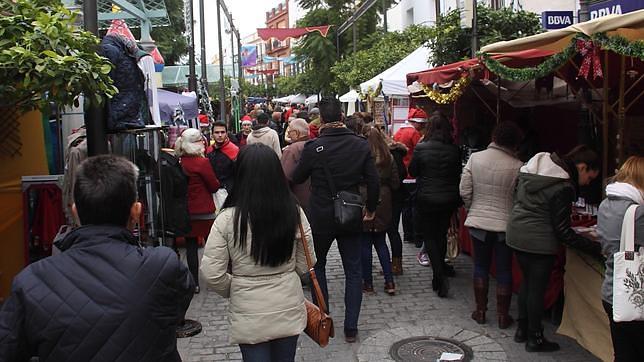 El III Mercado Navideño ambienta el centro de Los Palacios