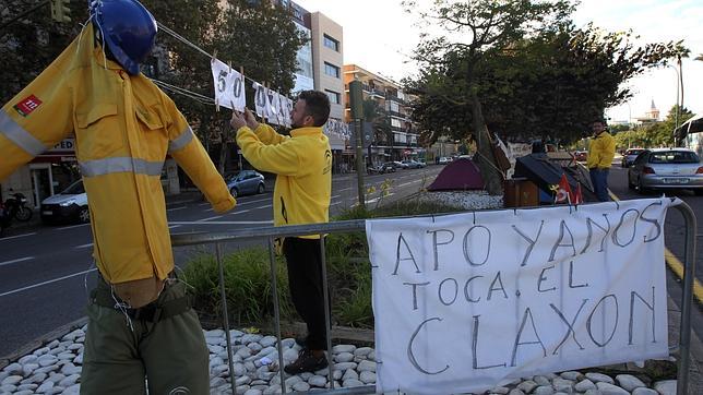 La consejera andaluza de Medioambiente no ofrece soluciones a los eventuales del Infoca