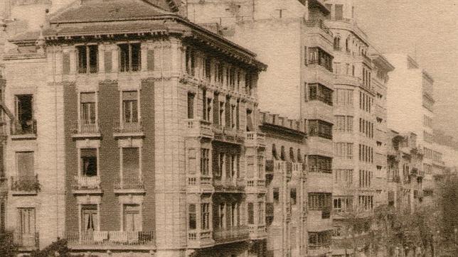 Esquerdo y la Casa del Ascensor