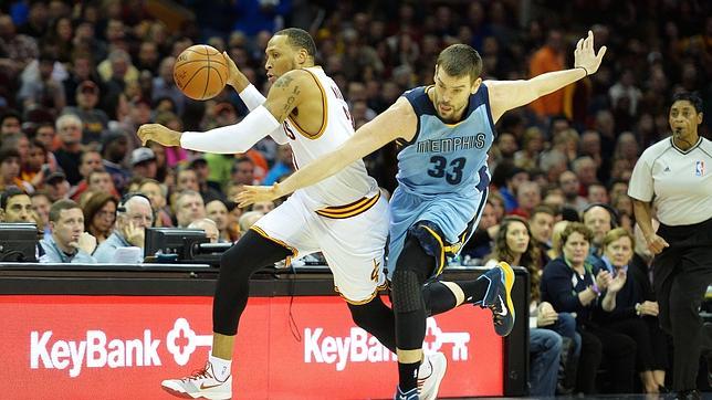 Marc Gasol cede ante LeBron