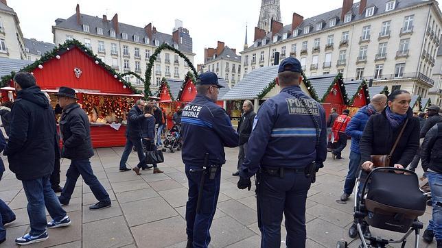 Muere uno de los heridos por el atropello múltiple en el mercado navideño de Nantes