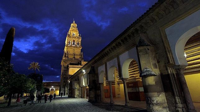 El PSOE propone que se cree un patronato para gestionar la Mezquita-Catedral