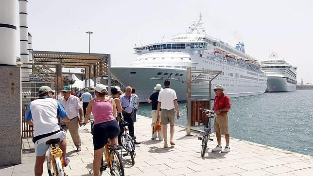 Los turistas extranjeros gastaron 11.359 millones en Canarias hasta noviembre, un 8,6% más