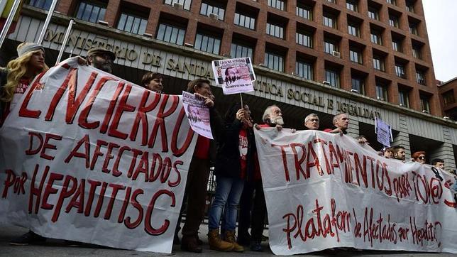 Los enfermos de Hepatitis C exigen nuevos fármacos ante Sanidad