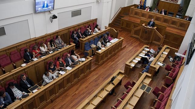 Gasto Público: Las Cortes regionales rebajan su presupuesto por cuarto año