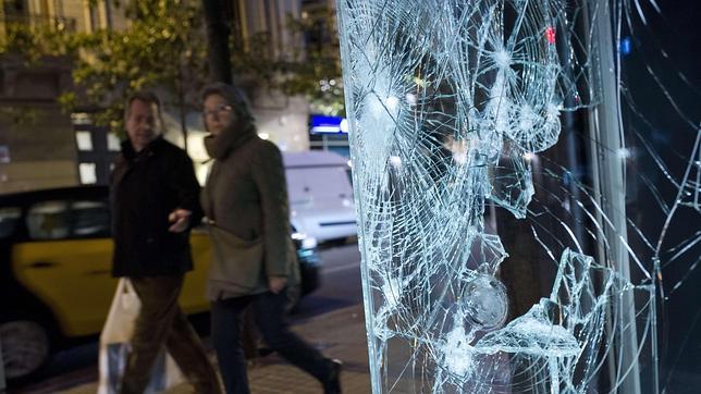 Vandalismo urbano en una marcha en defensa de presos anarquistas