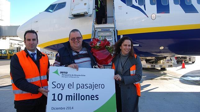 El aeropuerto de Alicante-Elche recibe al pasajero diez millones de este año